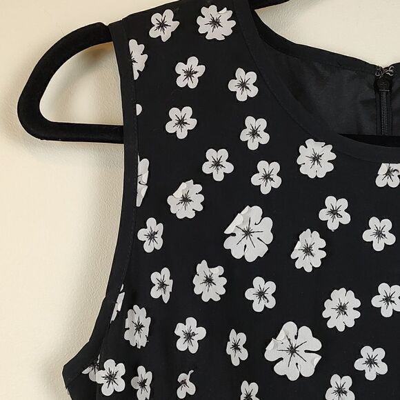 Adrianna Papell Sleeveless Floral Overlay Shift Dress 3D White Flower Applique - Picture 3 of 11